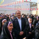 سلفی قالیباف با دختران مدرسه ای +عکس