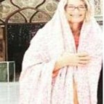 چادری شدن مدیر آمریکایی در امامزاده صالح + عکس