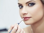 چگونه صورت گرد را با آرایش کشیده تر کنیم؟