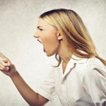 کلمات تند و تلخ برای آزار دادن شوهر