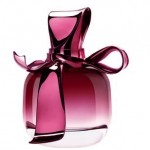 راهنمای انتخاب عطر مناسب برای خانم های جوان