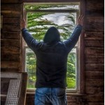 نگاهی به بیرون از قاب تنهایی!