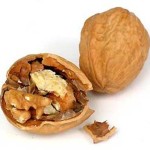 پیشگیری از حمله قلبی با گردو