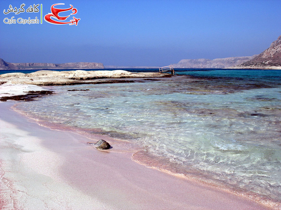 CafeGardesh_06_Pink_Beach_of_Great_Santa_Cruz_Island_____Philippines01