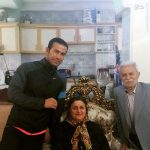 مرحوم مهرداد اولادی در کنار پدر و مادرش +عكس