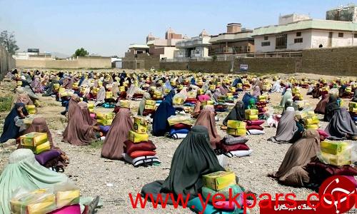 عکس/ توزیع سبد کالا میان زنان افغان عکس/ توزیع سبد کالا میان زنان افغان
