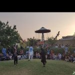 این خبرنگار افغانی عروسیه خود را در پارک گرفت+تصاویر