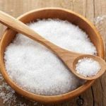 خطرات اضافه کردن نمک به غذای کودکان