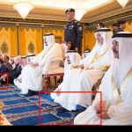 نماز جماعت با کفش به امامت محمد بن سلمان+تصاویر