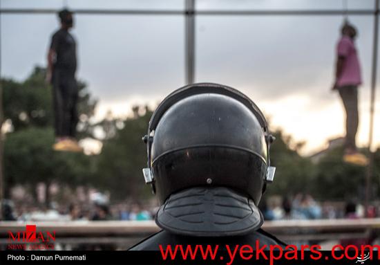 عکس: اعدام دو متجاوز به عنف در کرج
