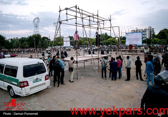 عکس: اعدام دو متجاوز به عنف در کرج