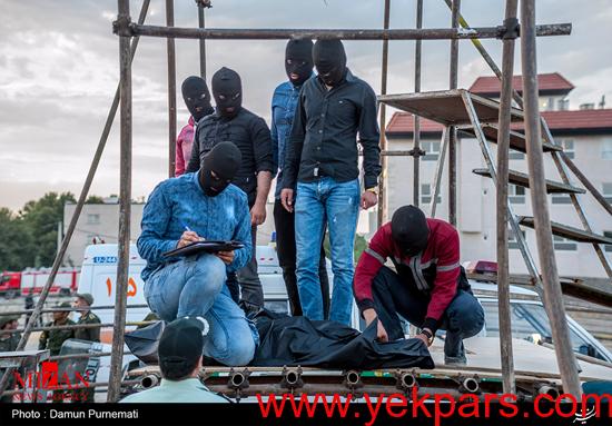 عکس: اعدام دو متجاوز به عنف در کرج