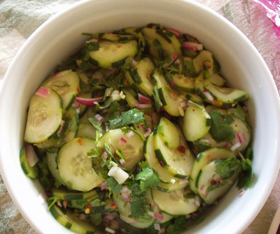 درست کردن سالاد پیاز و گشنیز,طرز تهیه سالاد پیاز و گشنیز رژیمی