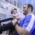 بازگشت بهداد سلیمی و در آغوش کشیدن دخترش +عكس