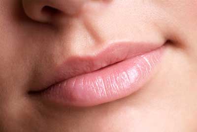آموزش های راحت برای برجسته کردن لب ها