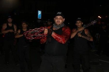 قمه زنی دختران بدون حجاب در عاشورا