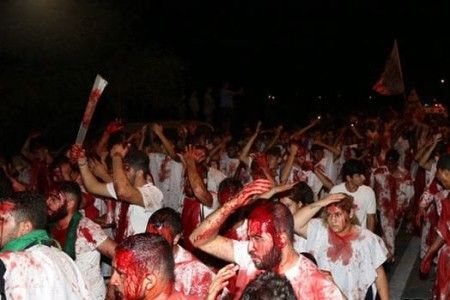 قمه زنی دختران بدون حجاب در عاشورا