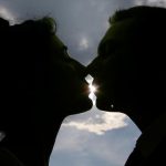 چرا معاشقه در شب؟