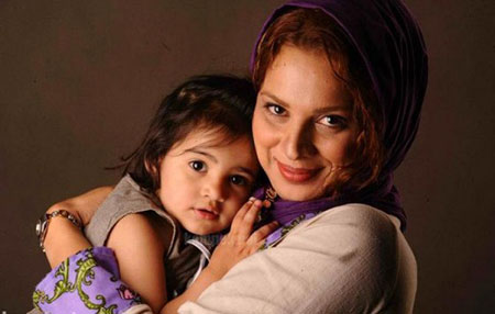 روشنک عجمیان،بیوگرافی روشنک عجمیان