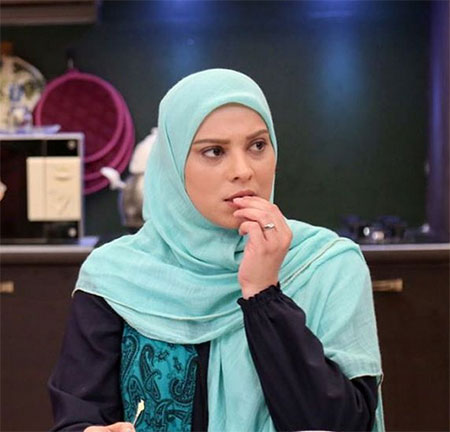 روشنک عجمیان،بیوگرافی روشنک عجمیان