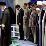 رهبر انقلاب بر پیکر مرحوم رفسنجانی نماز می خواند