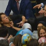نمایندگان زن ترکیه با مشت و لگد به جان هم افتادند+فیلم