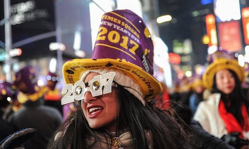 تصاویر جشن آغاز سال ۲۰۱۷ در سراسر جهان