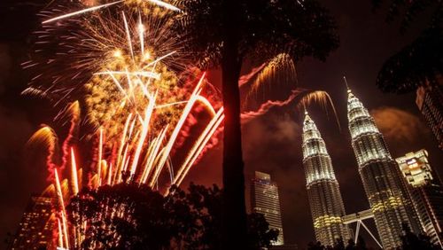 تصاویر جشن آغاز سال ۲۰۱۷ در سراسر جهان