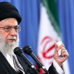 رهبر انقلاب :بگو مگوهای سران دو قوه مهم نیست