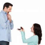 خواستگاری دختر از پسر خوب است یا بد؟