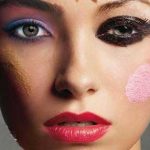 این گونه آرایش کردن صورت شما را شبیه دلقک می کند