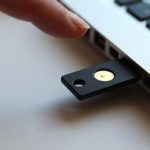 حفاظت از حسابهای کاربری آنلاین با یک فلش USB