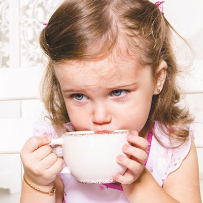 ,مضرات چای برای کودکان