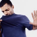 بوی بدن شما نشانه چیست؟ این علائم را جدی بگیرید