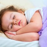 کودکان ۳ تا ۷ ساله چقدر باید بخوابند؟
