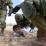 تصویر لو رفته از شکنجه یک کودک در زندانی در یمن