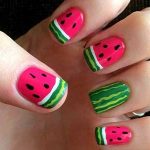 طراحی های ناخن بر اساس ستاره ماه های تابستان