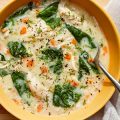 طرز تهیه سوپ لیمو و مرغ به همراه اسفناج و شوید