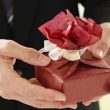  چه هدیه ای خانم ها را خوشحال می کند؟