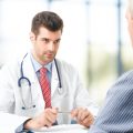  آیا اندازه متفاوت بیضهها عادی است؟