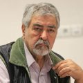 بیوگرافی دکتر محمود عزیزی پدر مهربان تلویزیون