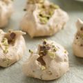 طرز تهیه شیرینی پفک بادامی