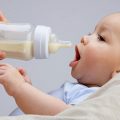 نکات مهم و مراحل تهیه شیر خشک برای نوزاد