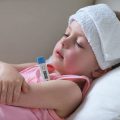 چه موقع تب کودک خطرناک است؟