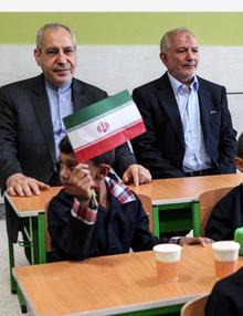 فانی پشت میز کلاس اولی ها + عکس