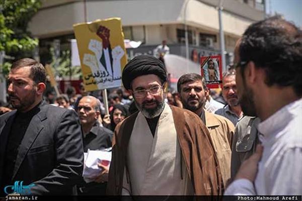 حضور فرزند و نوه رهبر انقلاب در راهپیمایی 22 بهمن+عكس