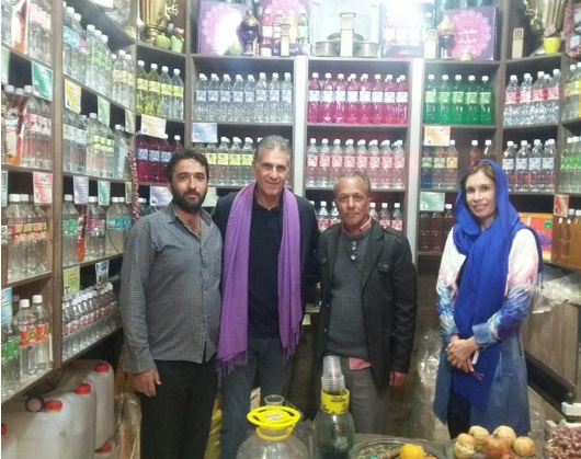 کویر گردی کارلوس کی روش و همسرش + عکس