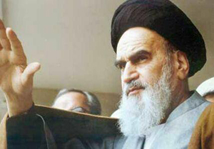 ماجرای سیلی امام خمینی در سن ۲۱ سالگی به پیرمرد نا اهل ۷۵ ساله + فیلم