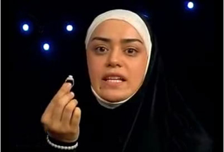 دستخط رهبر انقلاب برای الهام چرخنده /عکس