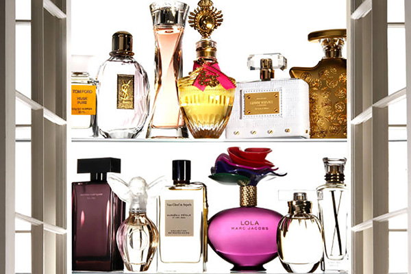 برای ماندگاری بیشتر عطرم چه کاری باید انجام بدهم؟